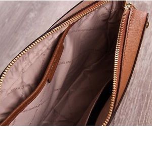Michael Kors Bags - Michael Kors Handbag Crossbodies
Authentic 100% Michael Kors Bags - Michael Kors Handbag Crossbodies
Authentic 100%